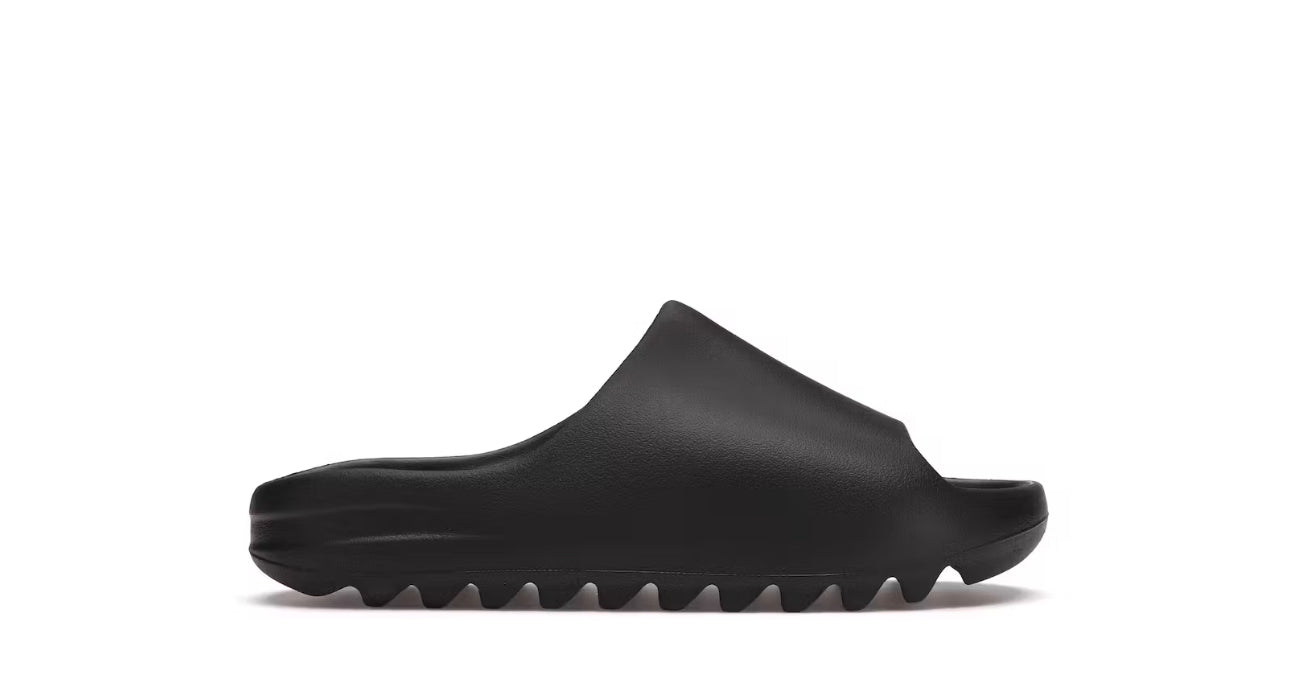 Yeezy Slide                                               Onyx 2022-2023