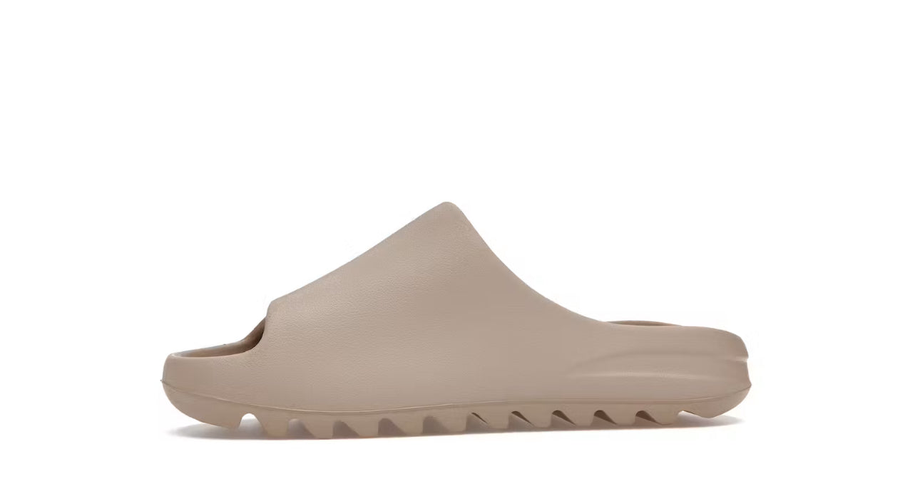 Yeezy Slide                                             Pure (Restock)