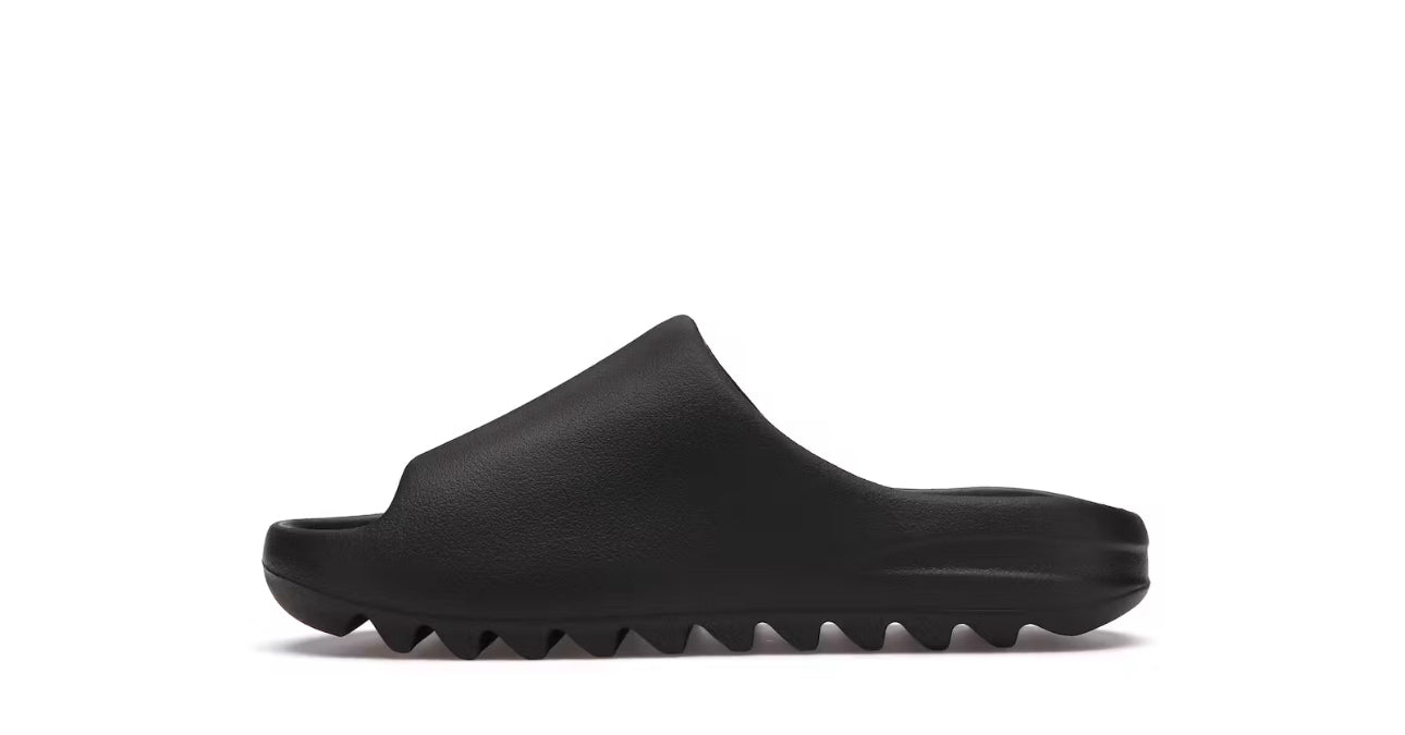 Yeezy Slide                                               Onyx 2022-2023