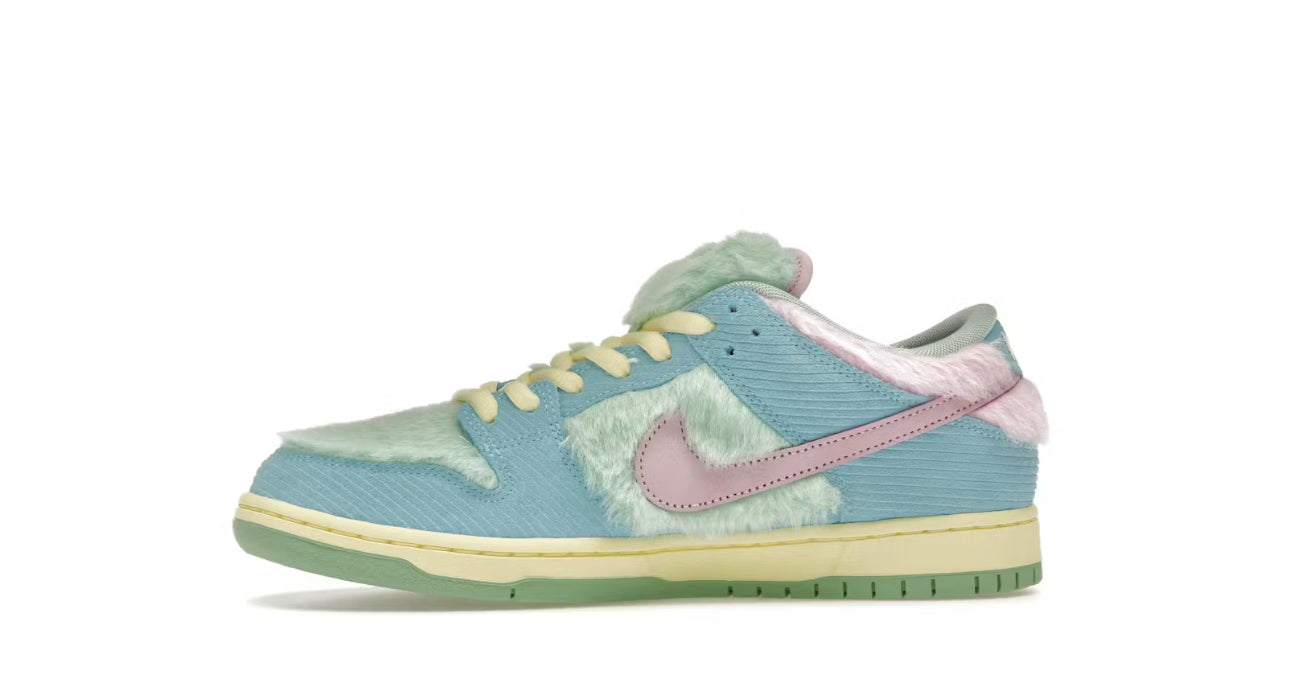 NIKE SB DUNK LOW                                  Verdy Visty